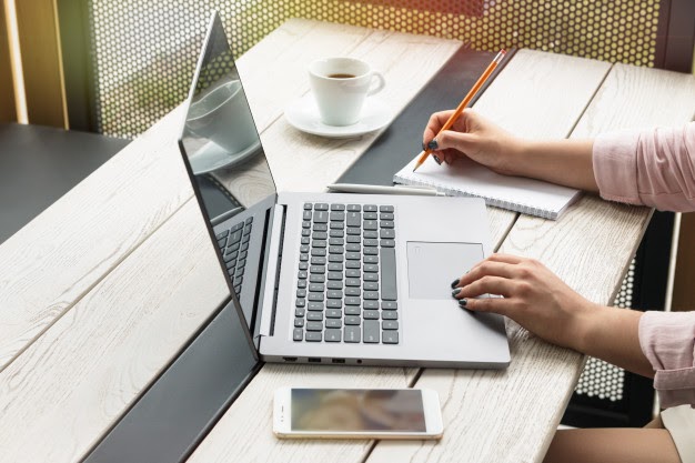 O que fazer para conseguir atividades complementares gratuitas online?
