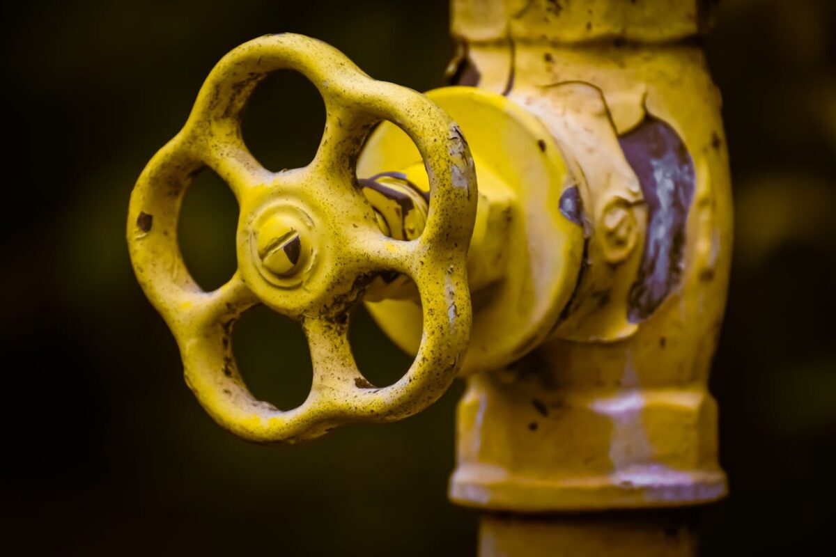 Como vazamentos ocultos impactam a conta de água